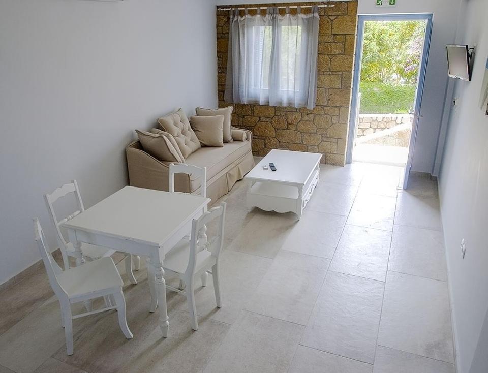Golden Villas Stoúpa エクステリア 写真